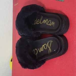 Sam Edelman (7) Black fuzzy Slippers